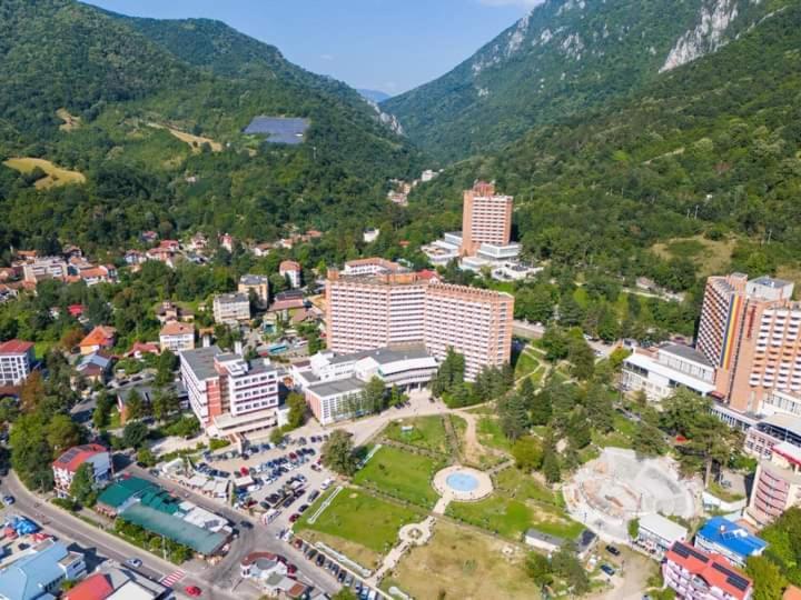 Отель Casa Anne Бэиле-Еркулане Экстерьер фото